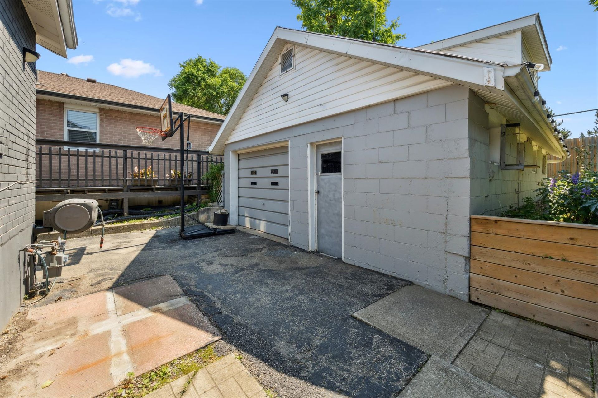 Laura Cooper Realtor, 57 Nanwood Drive - Brampton Real Estate