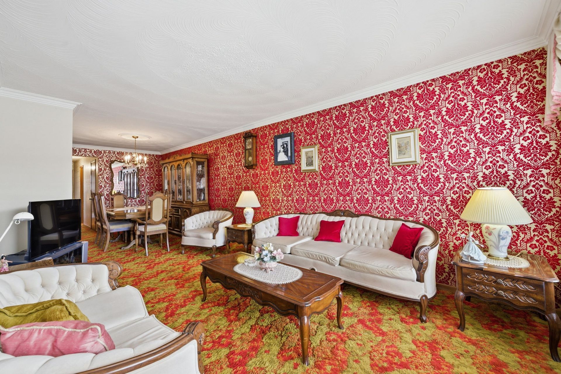 For Sale: combined living and dining area at 73A North Bonnington Ave, listed by Laura Cooper Realtor