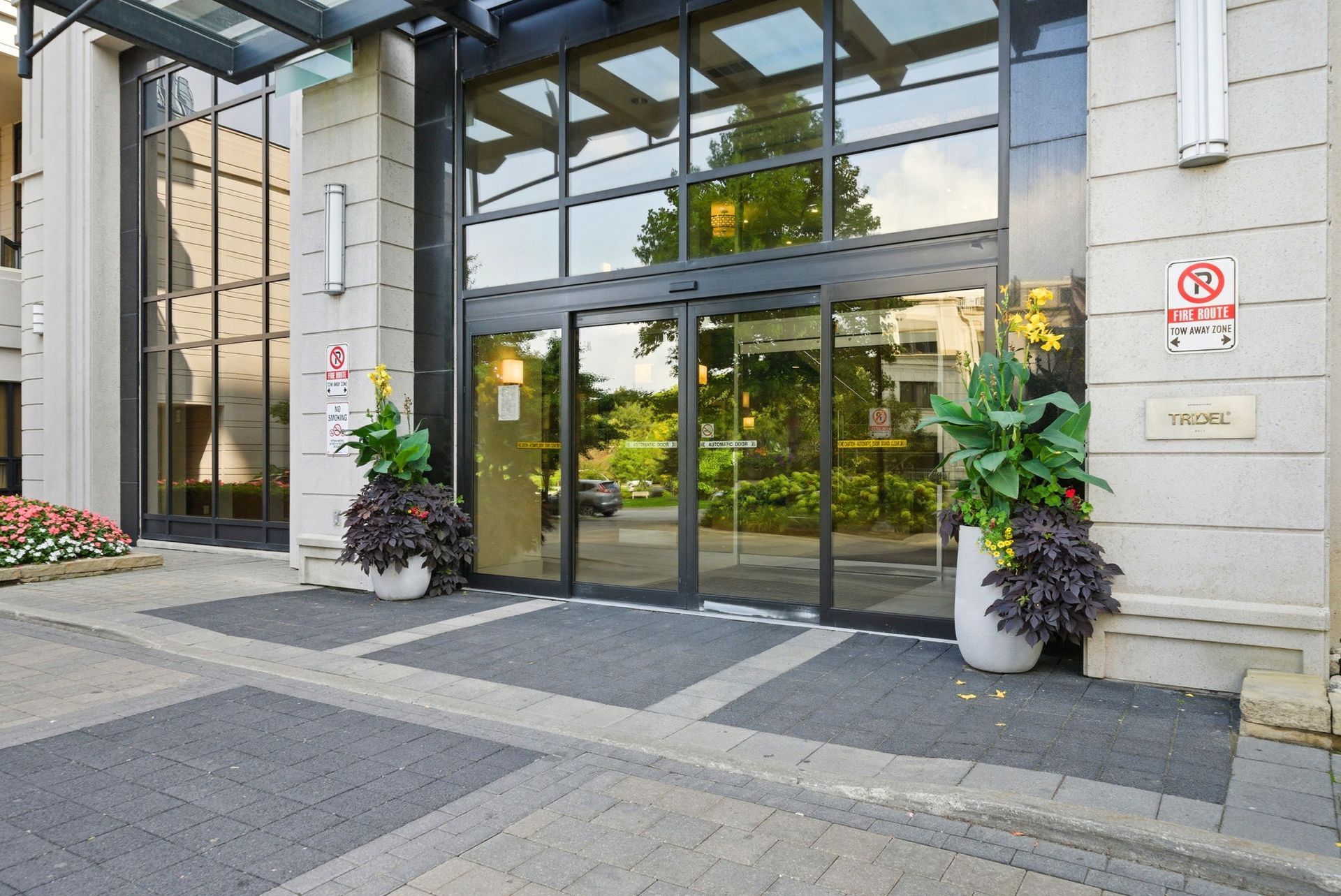 Front lobby entrance of Avonshire Condos, North York real estate by Laura Cooper Realtor