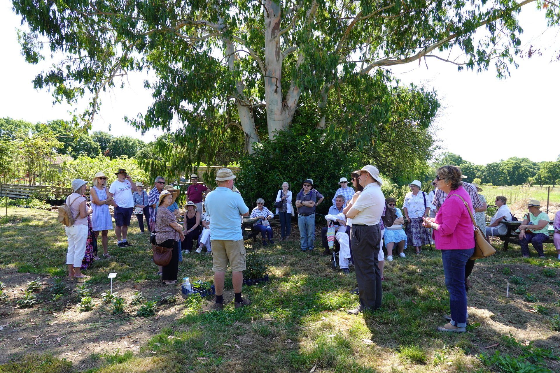 Nick addresses the group (1)