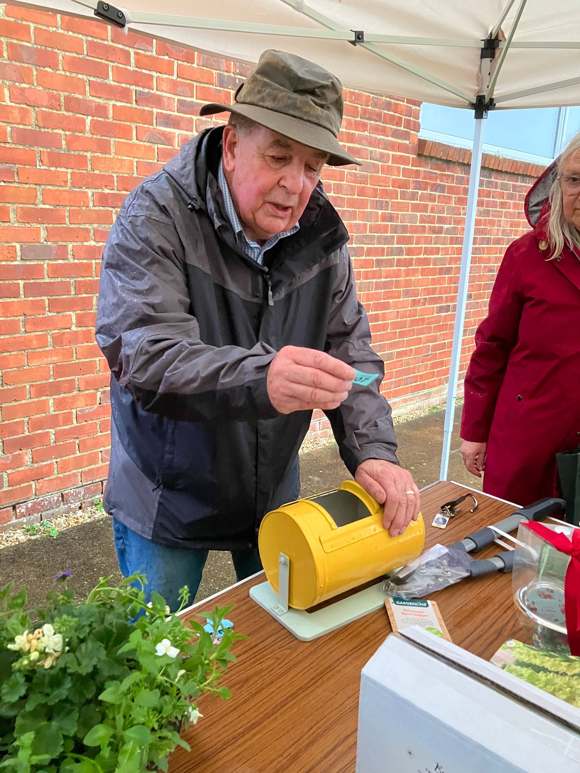 Glenn drawing the raffle