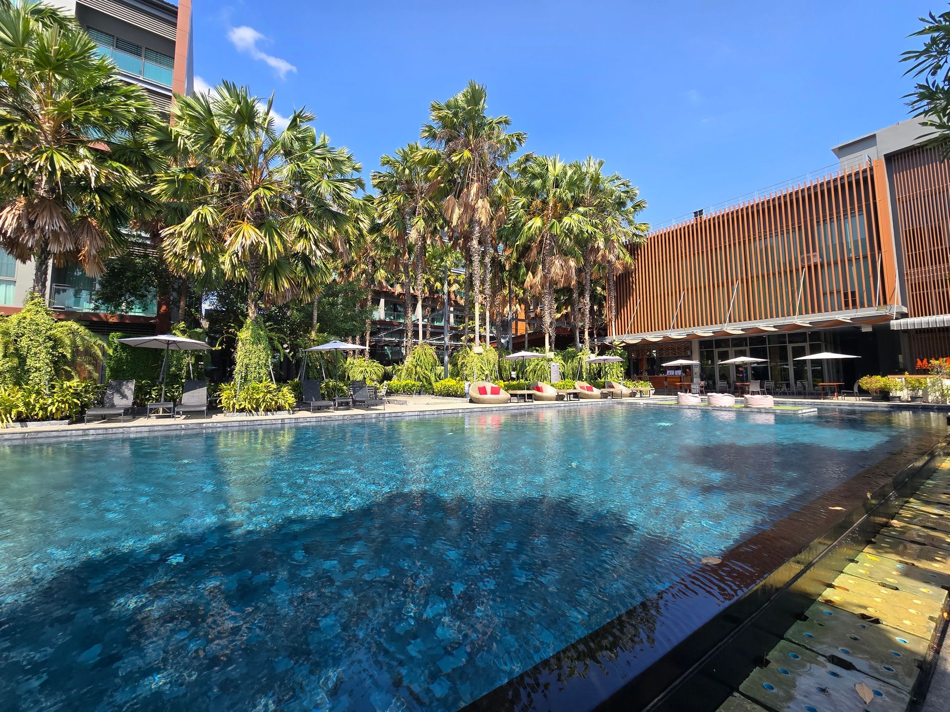 Aisana Hotel Korat - Pool