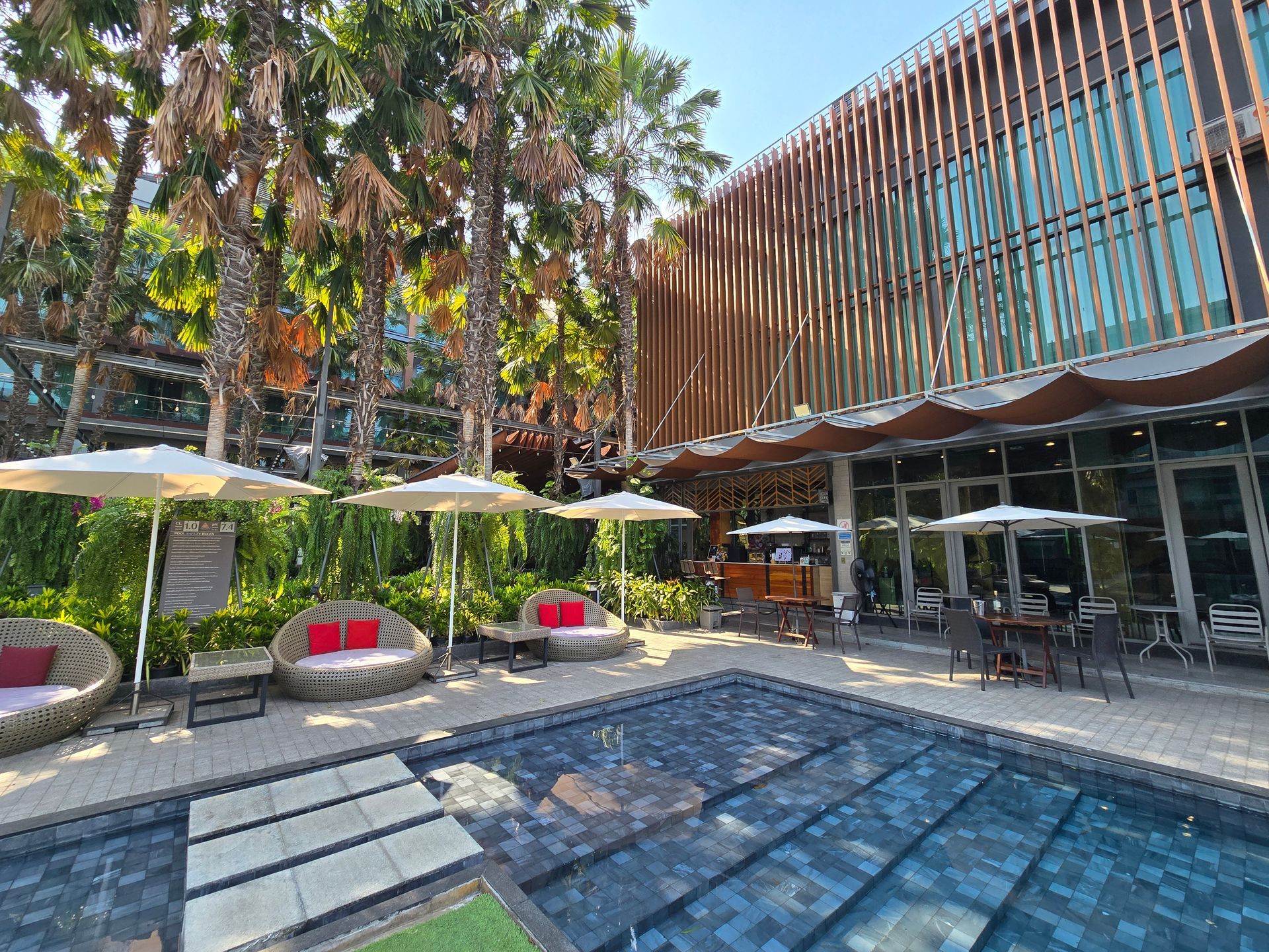 Aisana Hotel Korat - Pool