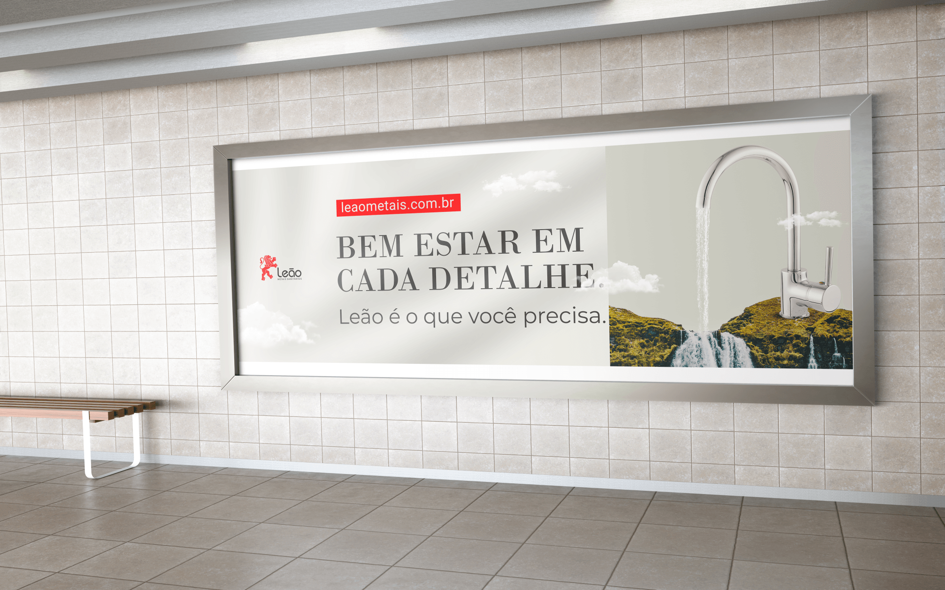 Na parede do saguão, há um anúncio emoldurado com a frase 