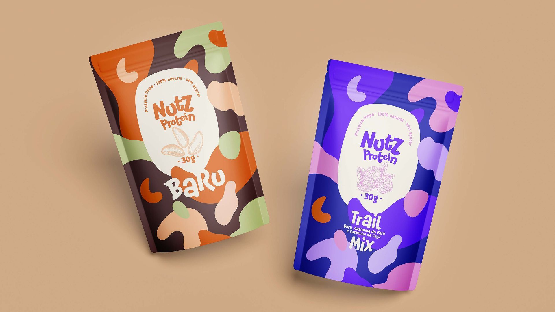 Dois pacotes de mistura para lanche