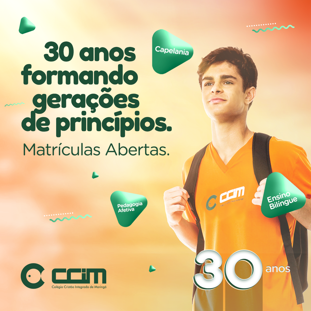 30 anos formando gerações de princípios. Matrículas abertas; jovem ao lado do logo CCOM em fundo laranja.