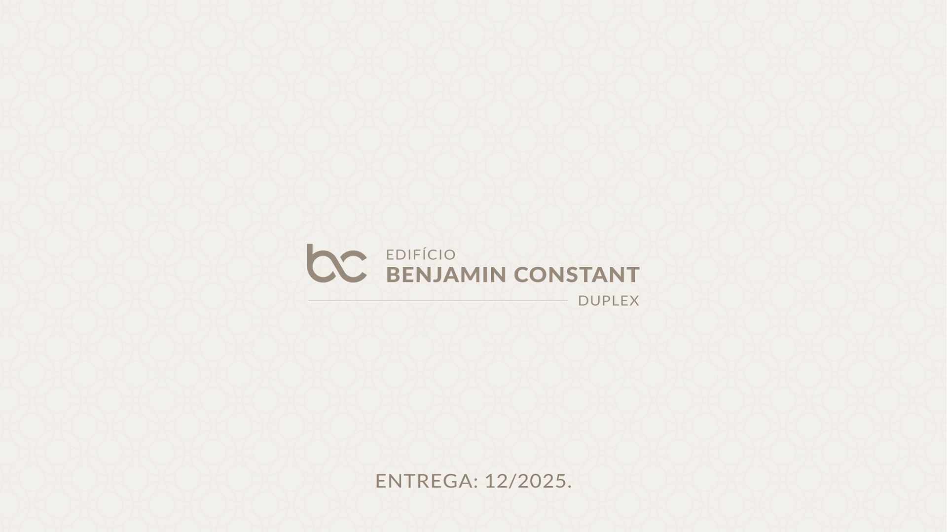 Cartão de título minimalista em tom bege com o logotipo da Benjamin Constant e texto pequeno centralizado.