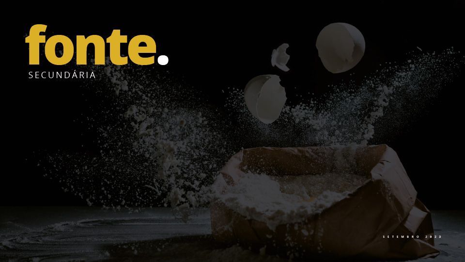 Logotipo da Fonte Secundária em fundo escuro com água a respingar sobre uma rocha e esferas flutuantes.