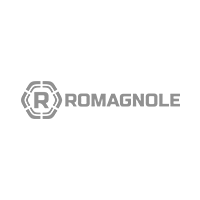 Logotipo ROMAGNOLE cinza com emblema hexagonal e “R” estilizado sobre fundo branco.