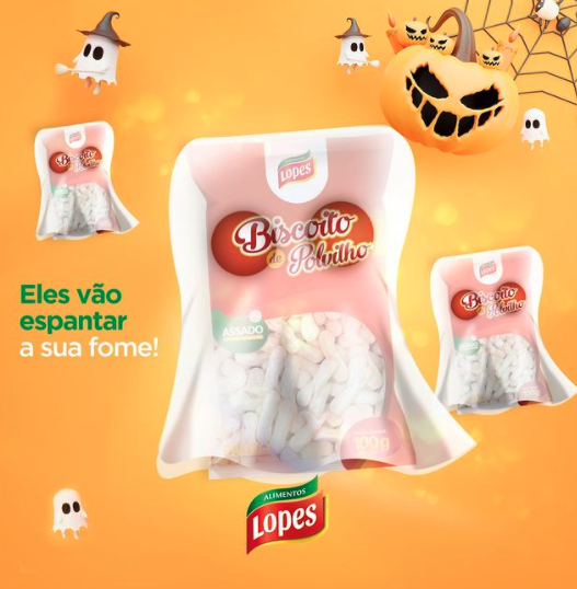 Uma propaganda com tema de Halloween para os biscoitos da marca Lopes. O produto é embalado em uma fantasia de fantasma, com uma abóbora, fantasmas e teias de aranha ao fundo.