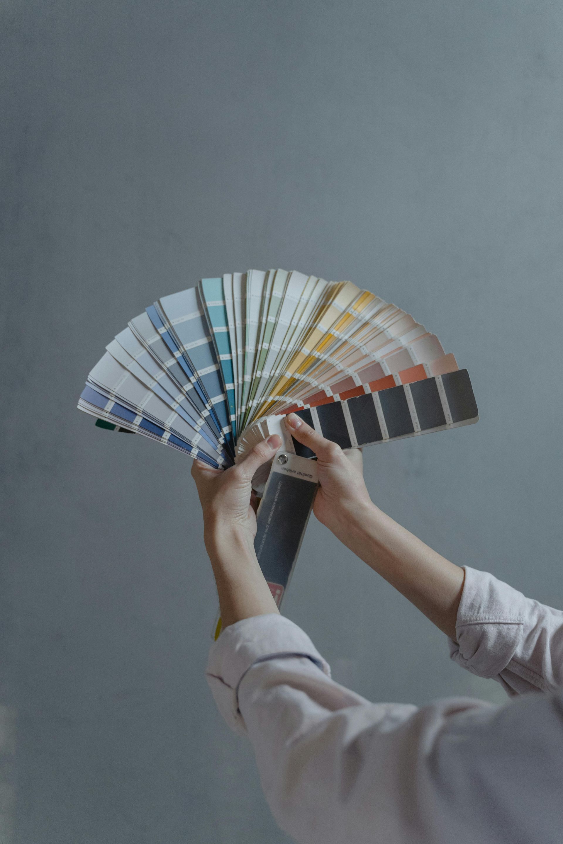 A palette of colorful painti.