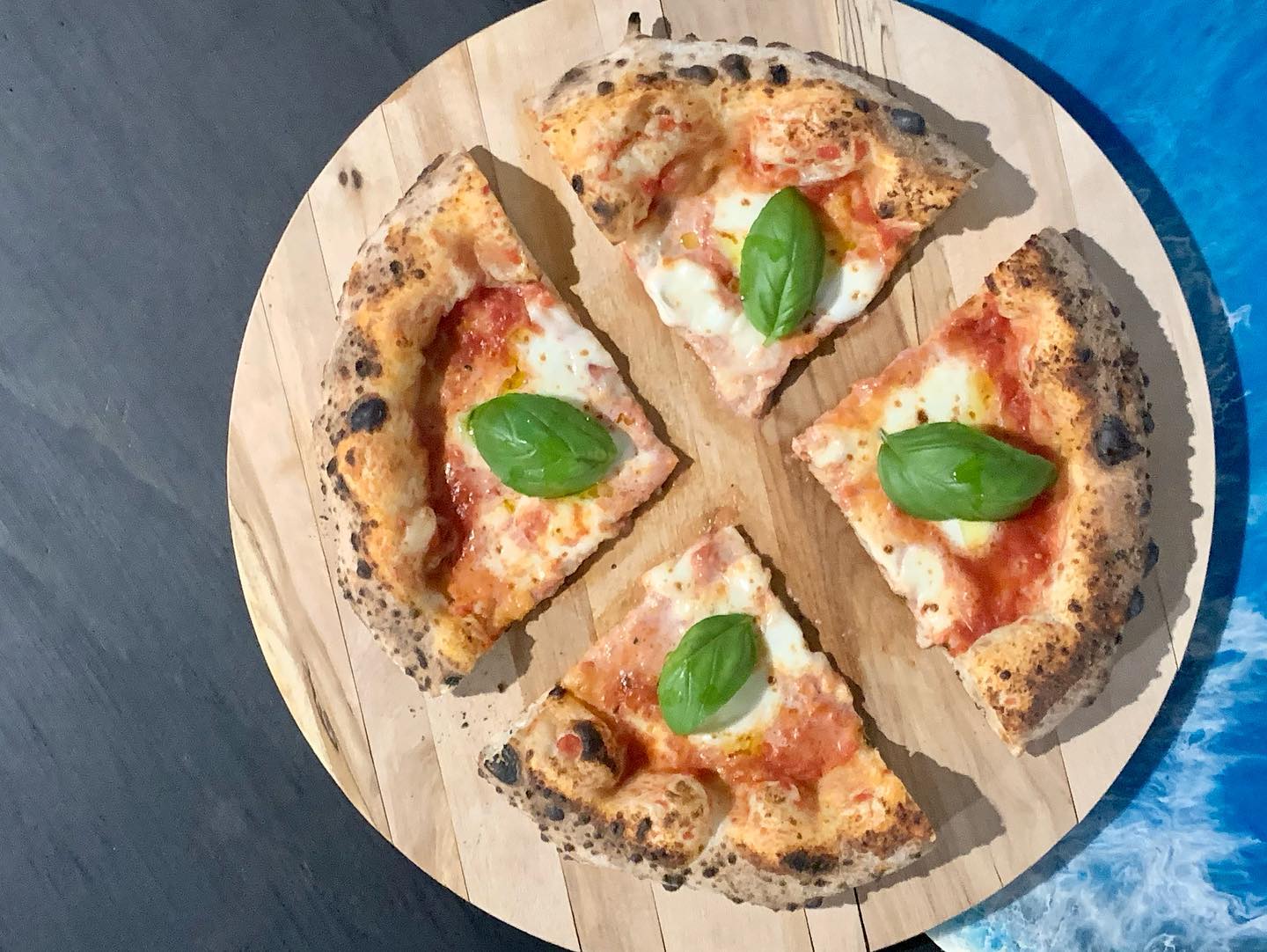pizza con il basilico