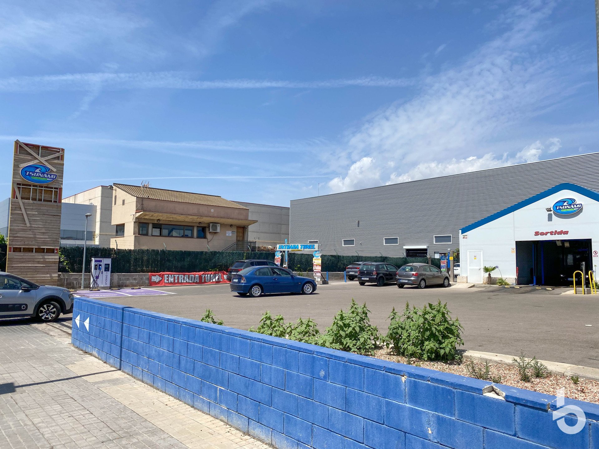 Tsunami car wash open now