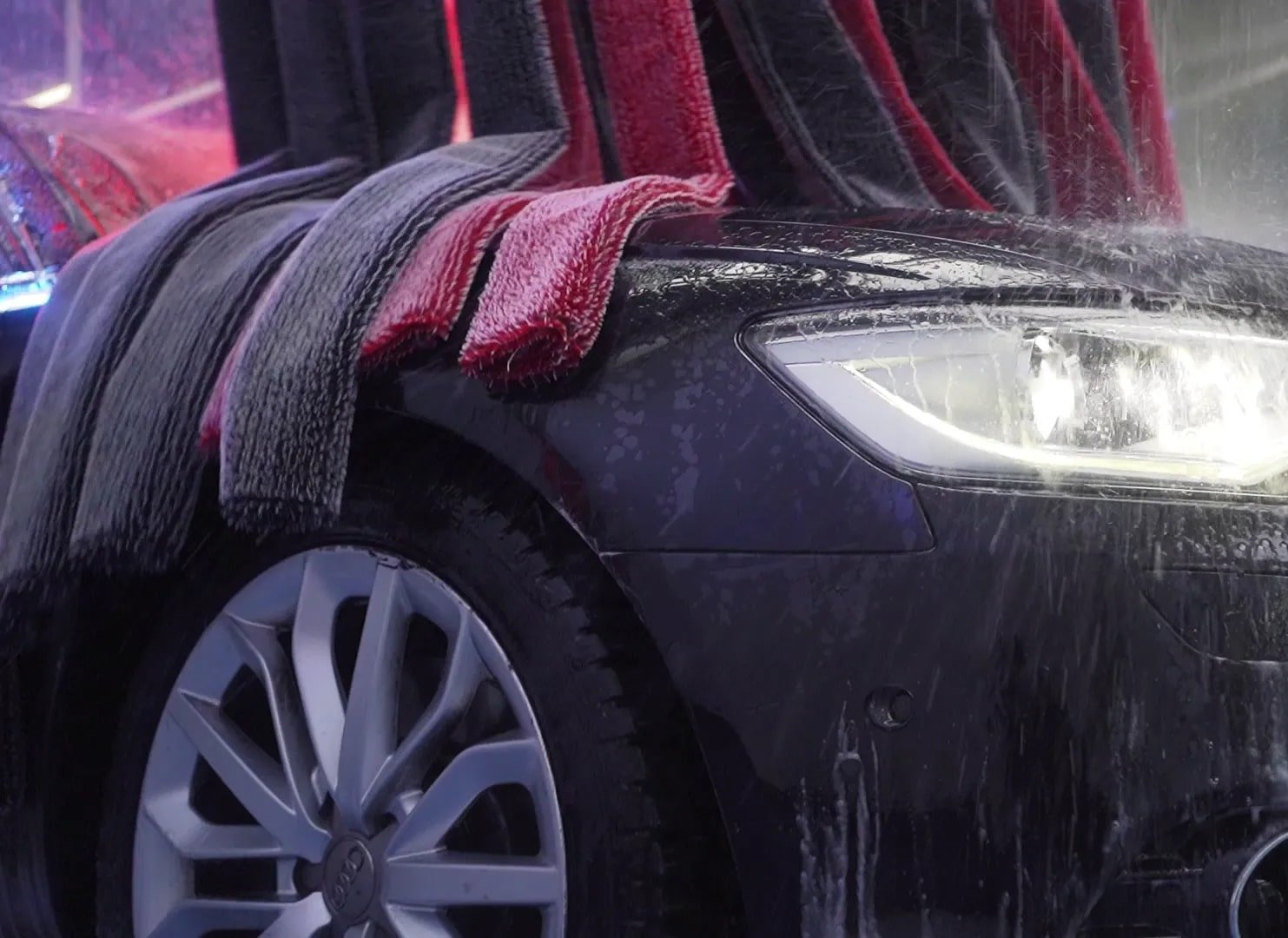 Car wash mitter curtain side to side