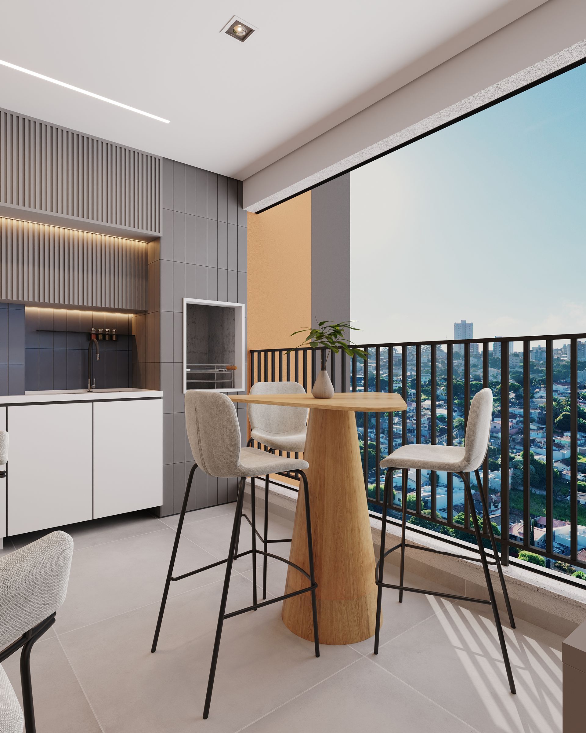 Uma varanda com mesa e cadeiras e vista para a cidade.