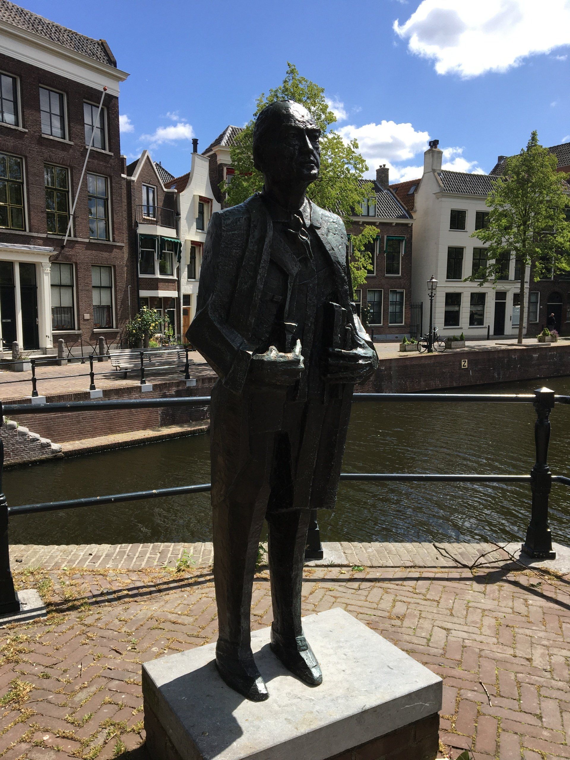beeld van een distillateur in Schiedam