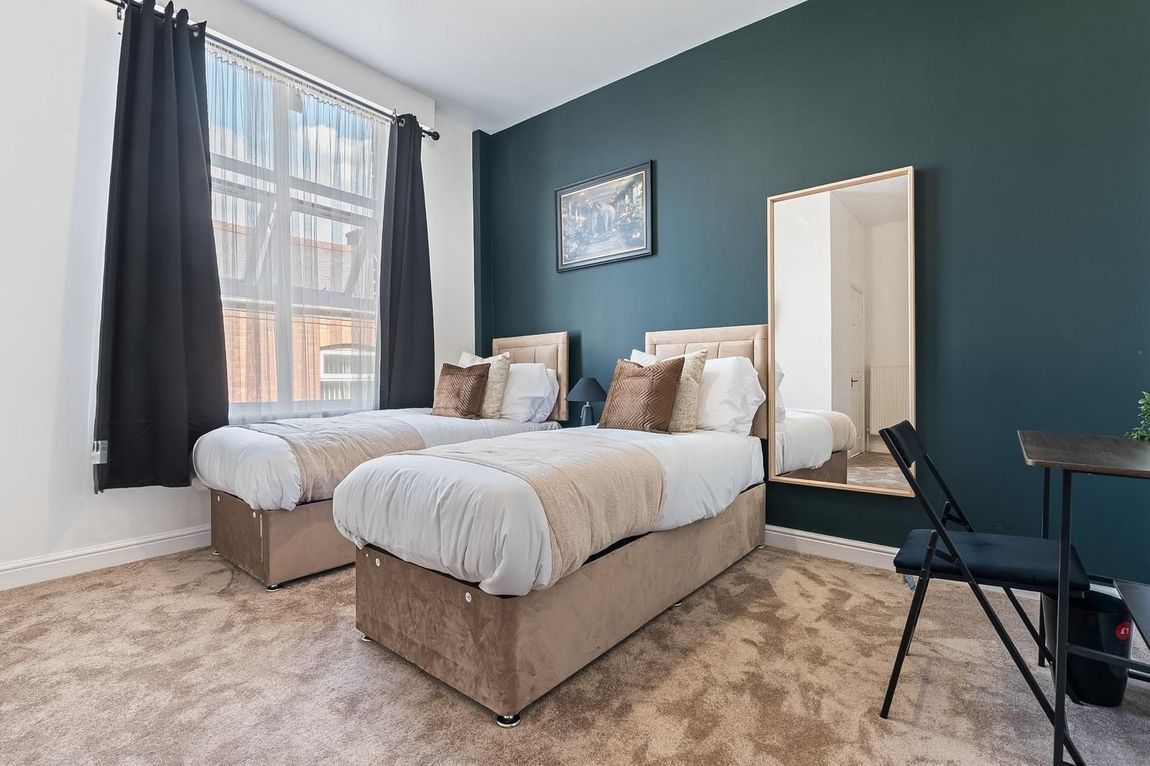 Churchill Hotel - Twin Room