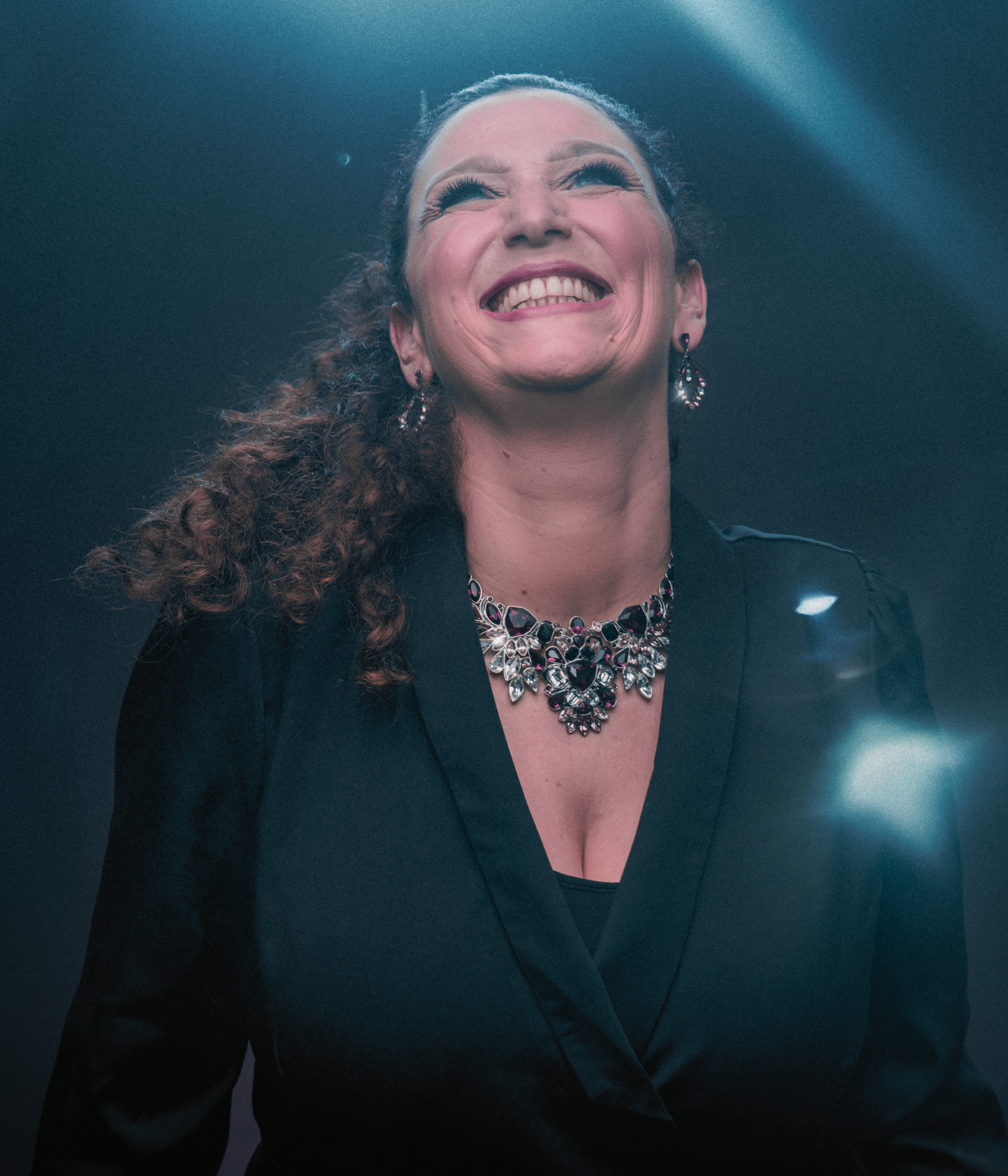 Over Diana Olierook
