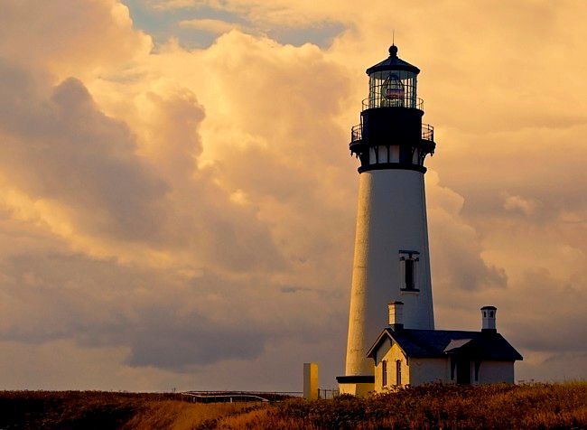 yaquina-head-lighthouse