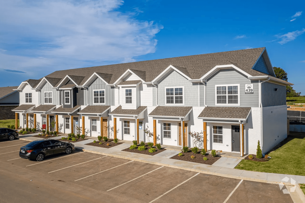 Apartments Sycamore Heights Townhomes