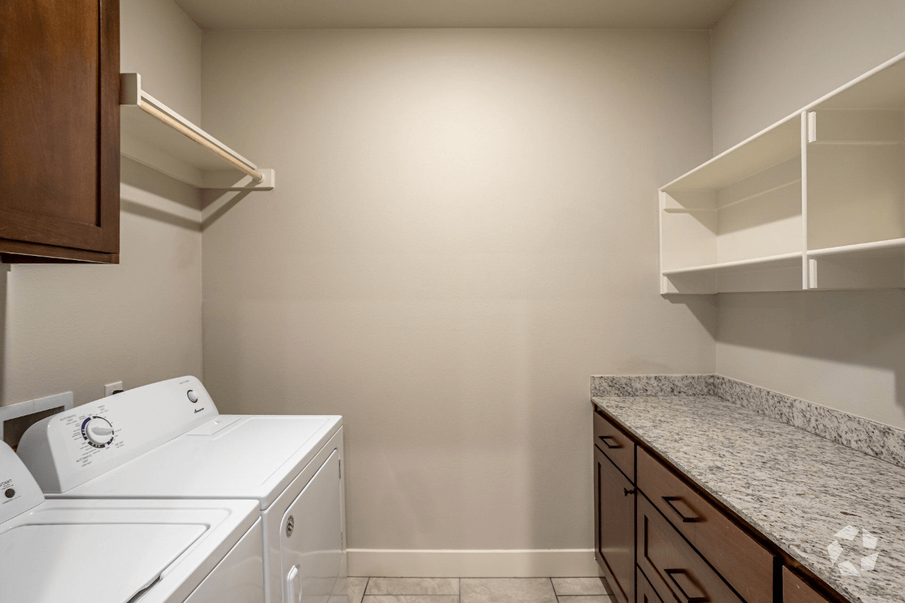 Apartments Sycamore Heights Townhomes