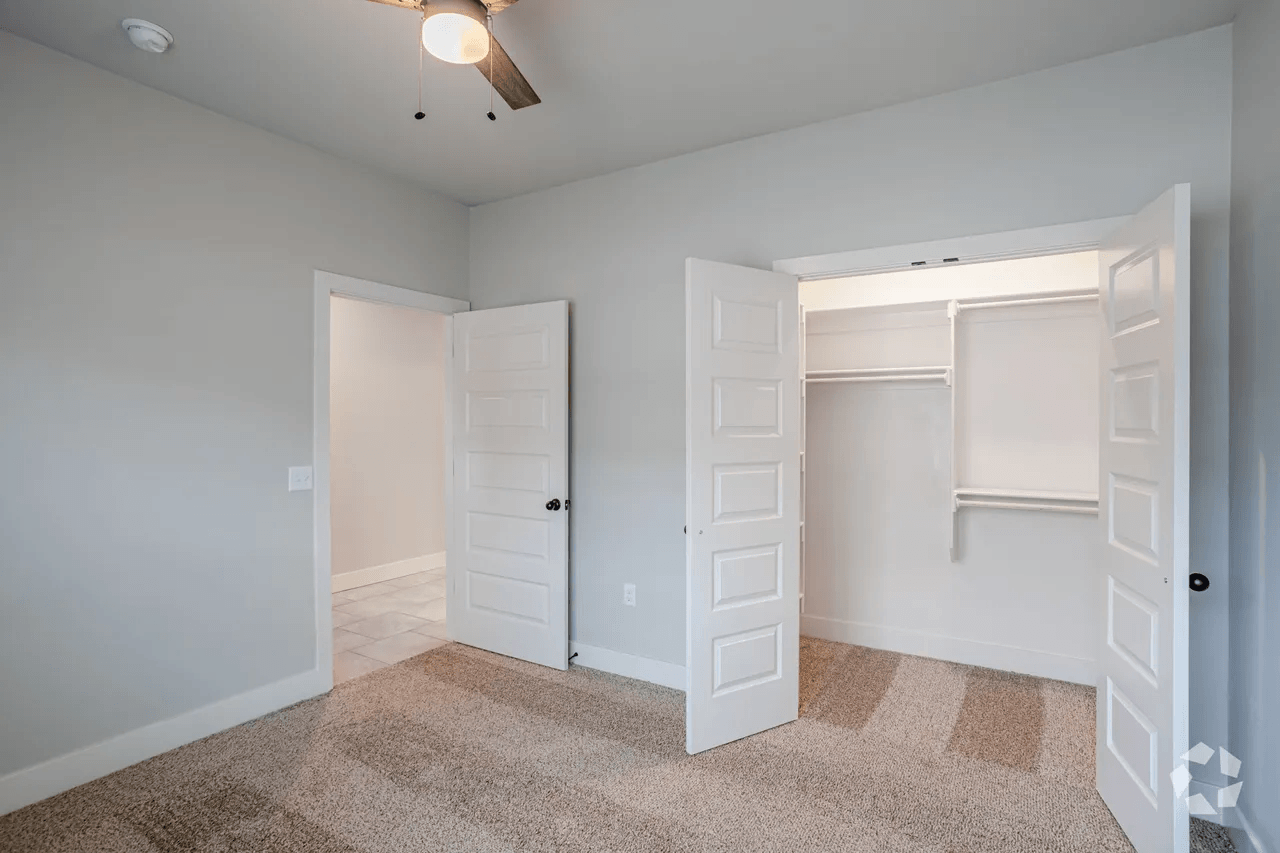 Apartments Sycamore Heights Townhomes