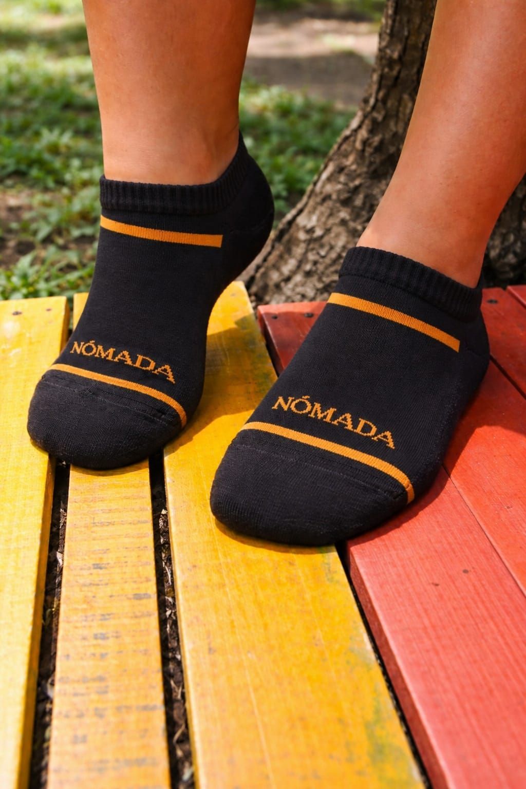 Calcetines negros hasta el tobillo