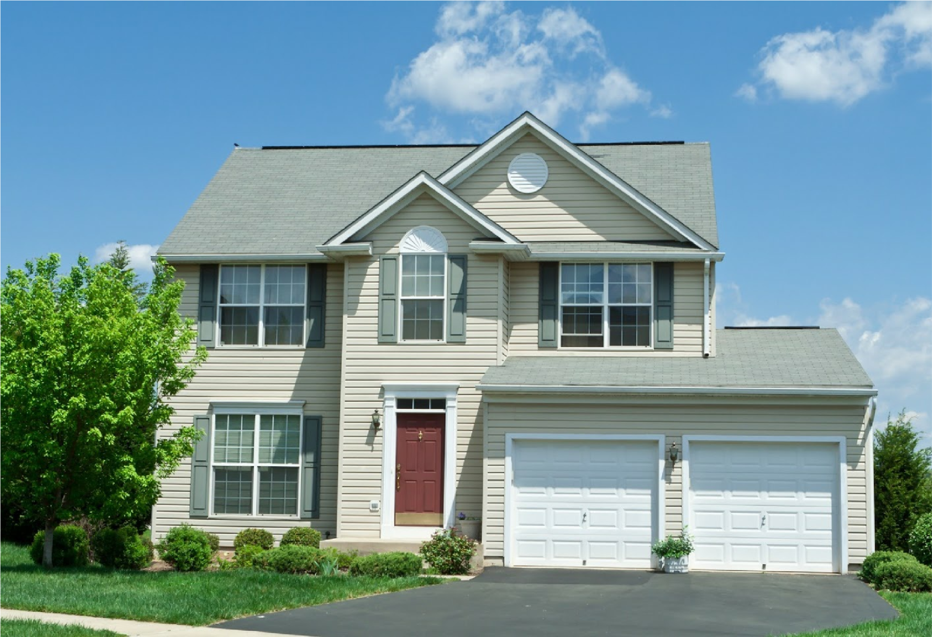 White House — Waukee, IA — Allstate Gutter & Siding