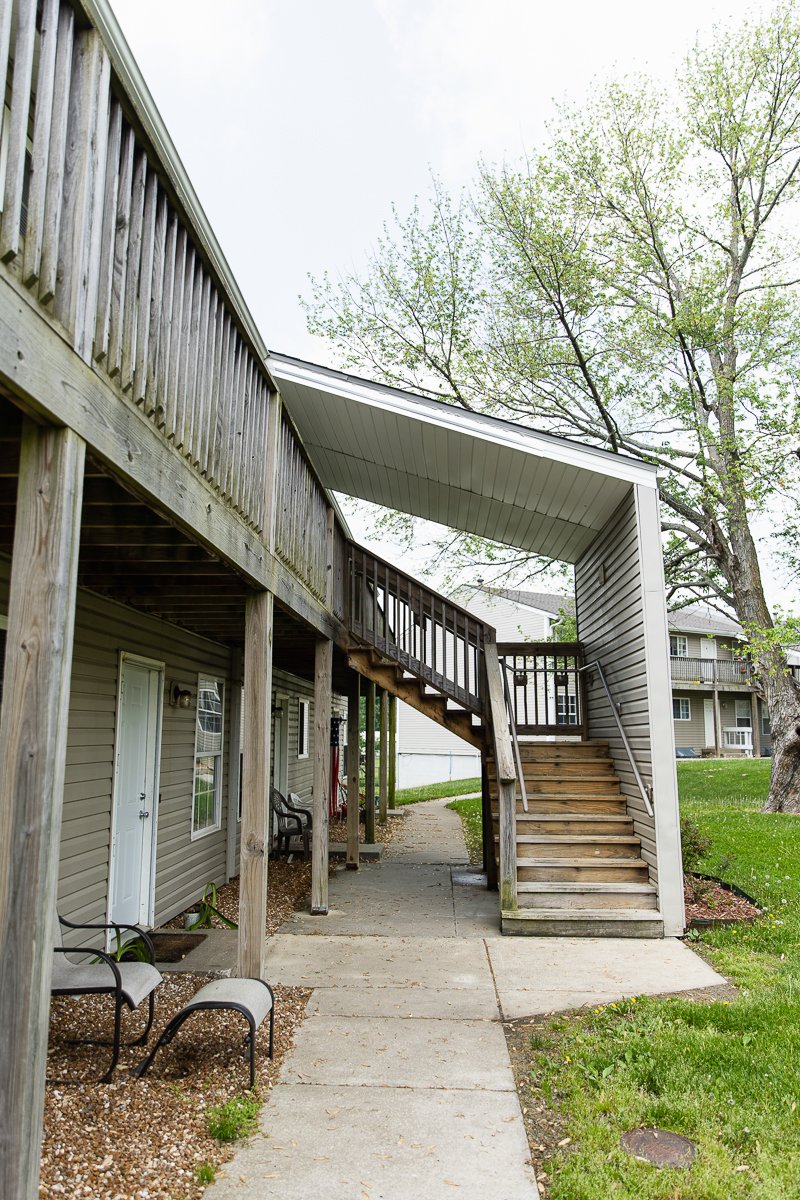 Rentals Chateau Court Apartments Raymore, MO