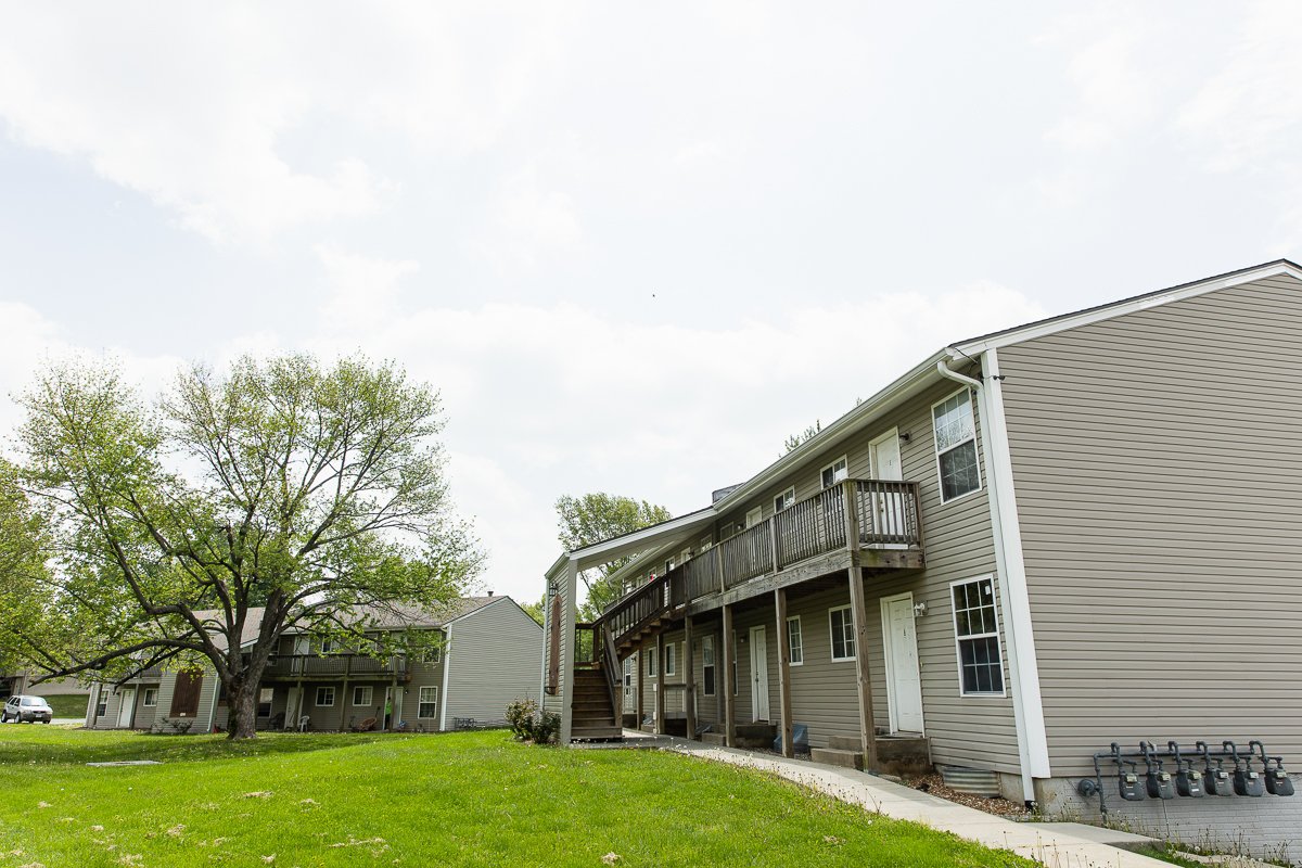 Rentals Chateau Court Apartments Raymore, MO
