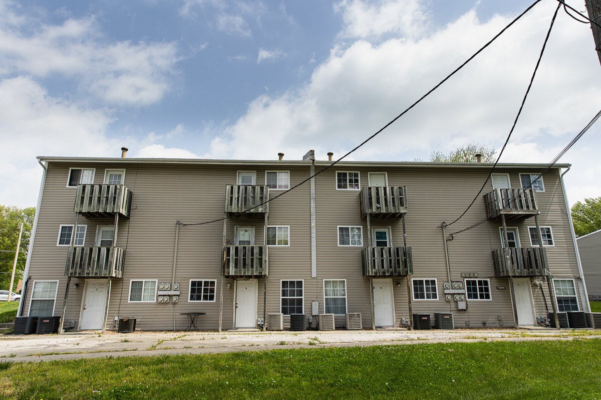 Rentals Chateau Court Apartments Raymore, MO