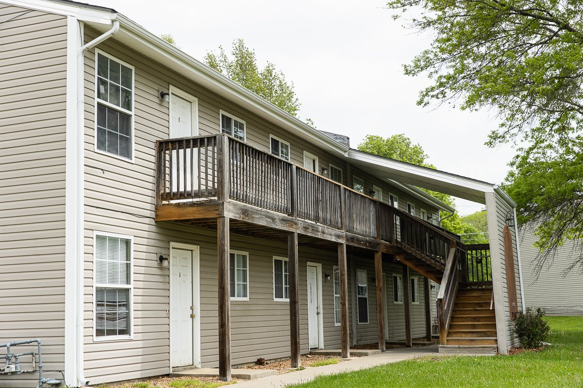 Rentals Chateau Court Apartments Raymore, MO