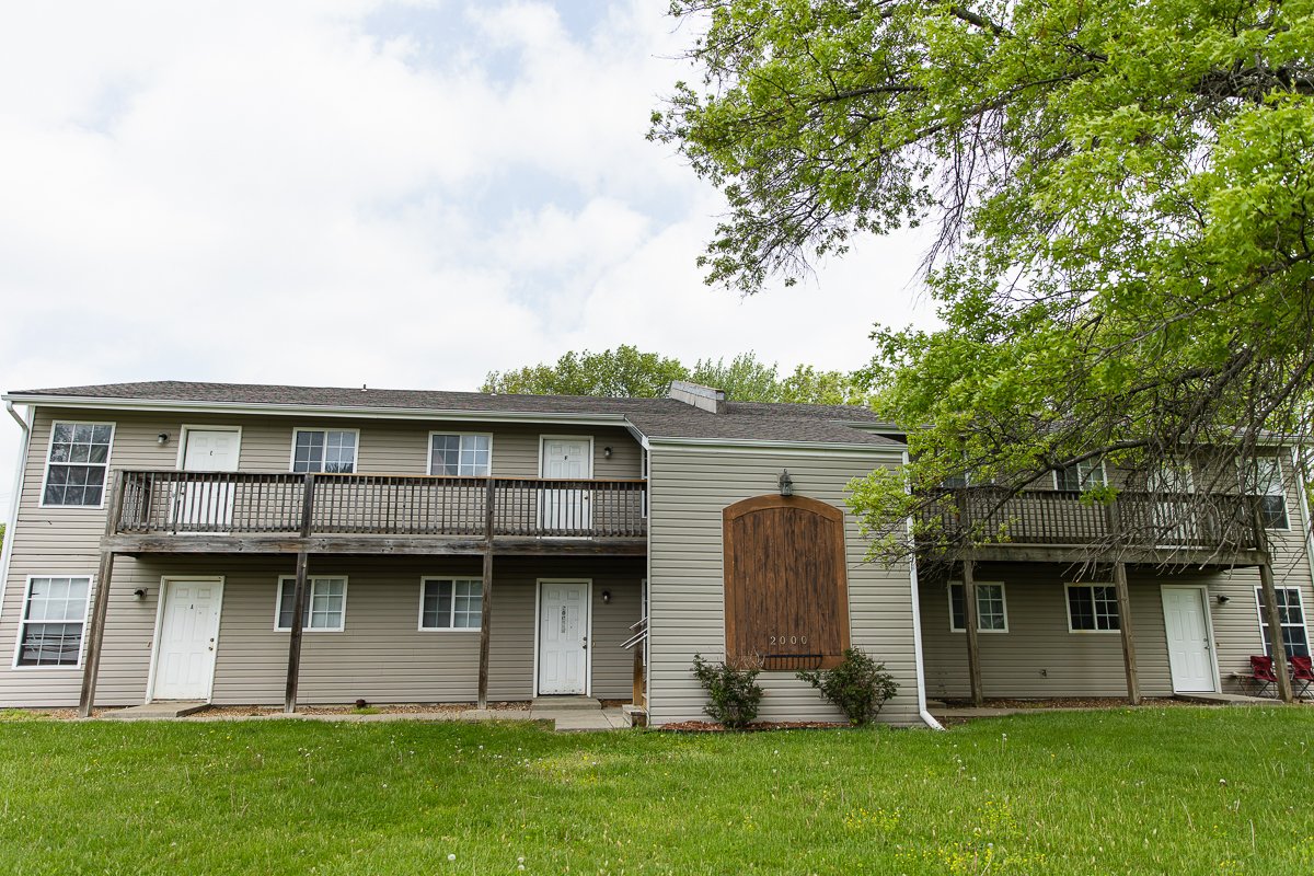 Rentals Chateau Court Apartments Raymore, MO