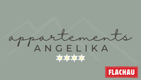 Appartements ANGELIKA-Logo auf gedecktem grünem Hintergrund mit Sternen und rotem FLACHAU-Etikett