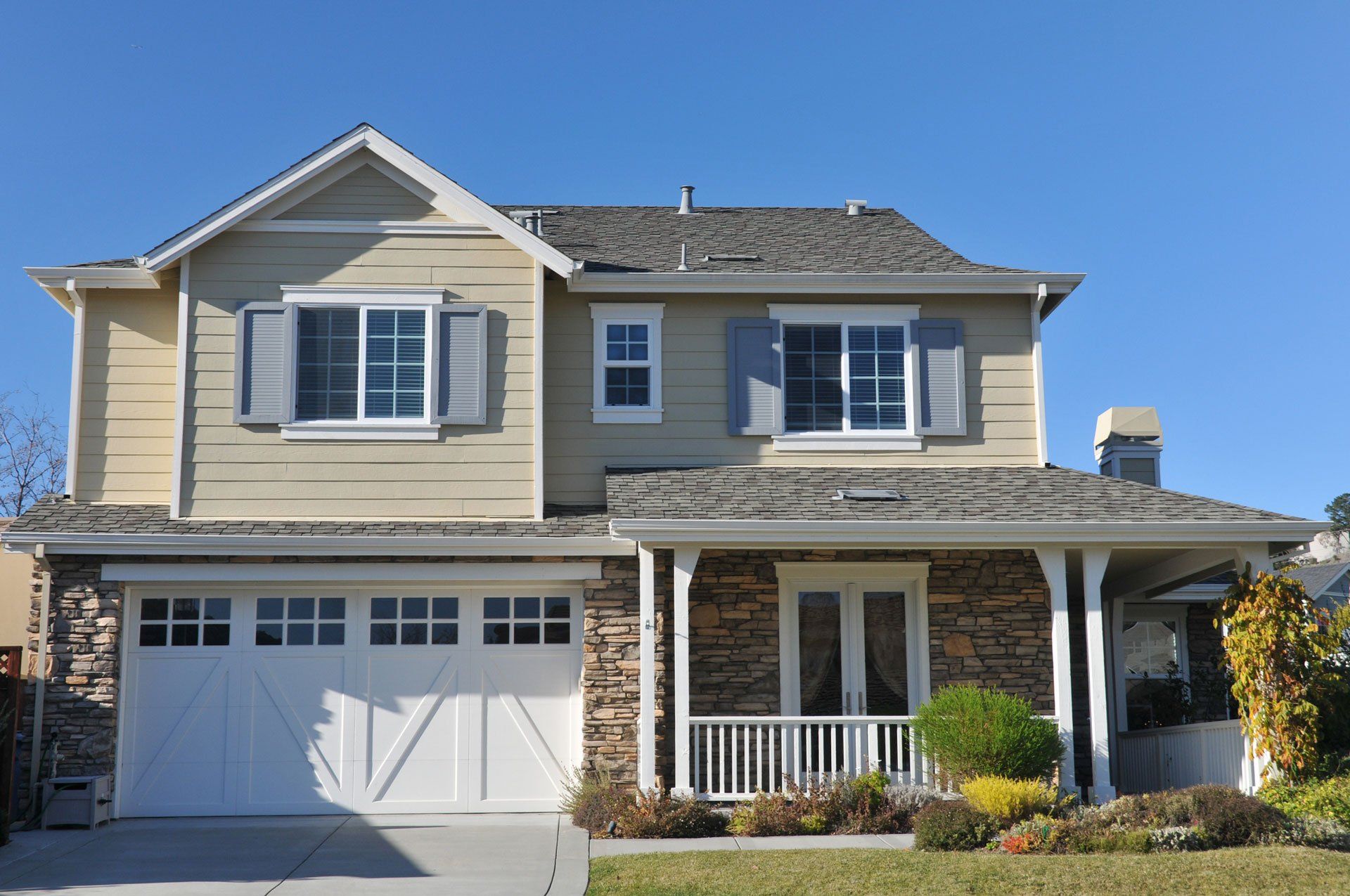 Single family house two storys with driveway
