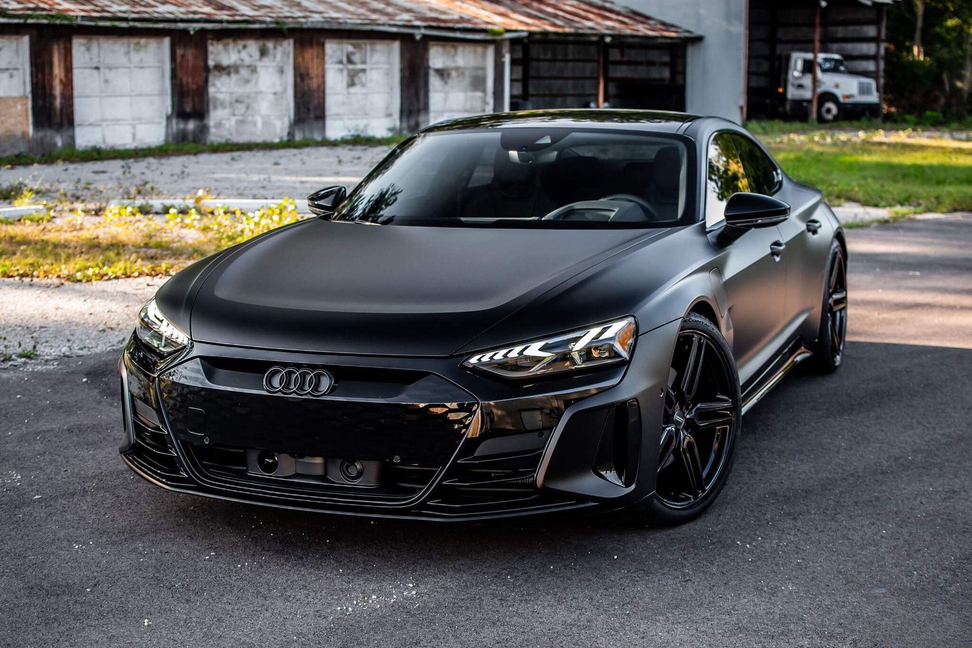 Vinyl Wrap Audi Etron Matte Perfect Black Front