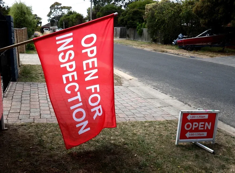 A red flag reading