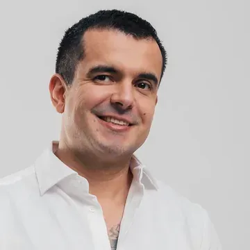 JC, marketing advisor