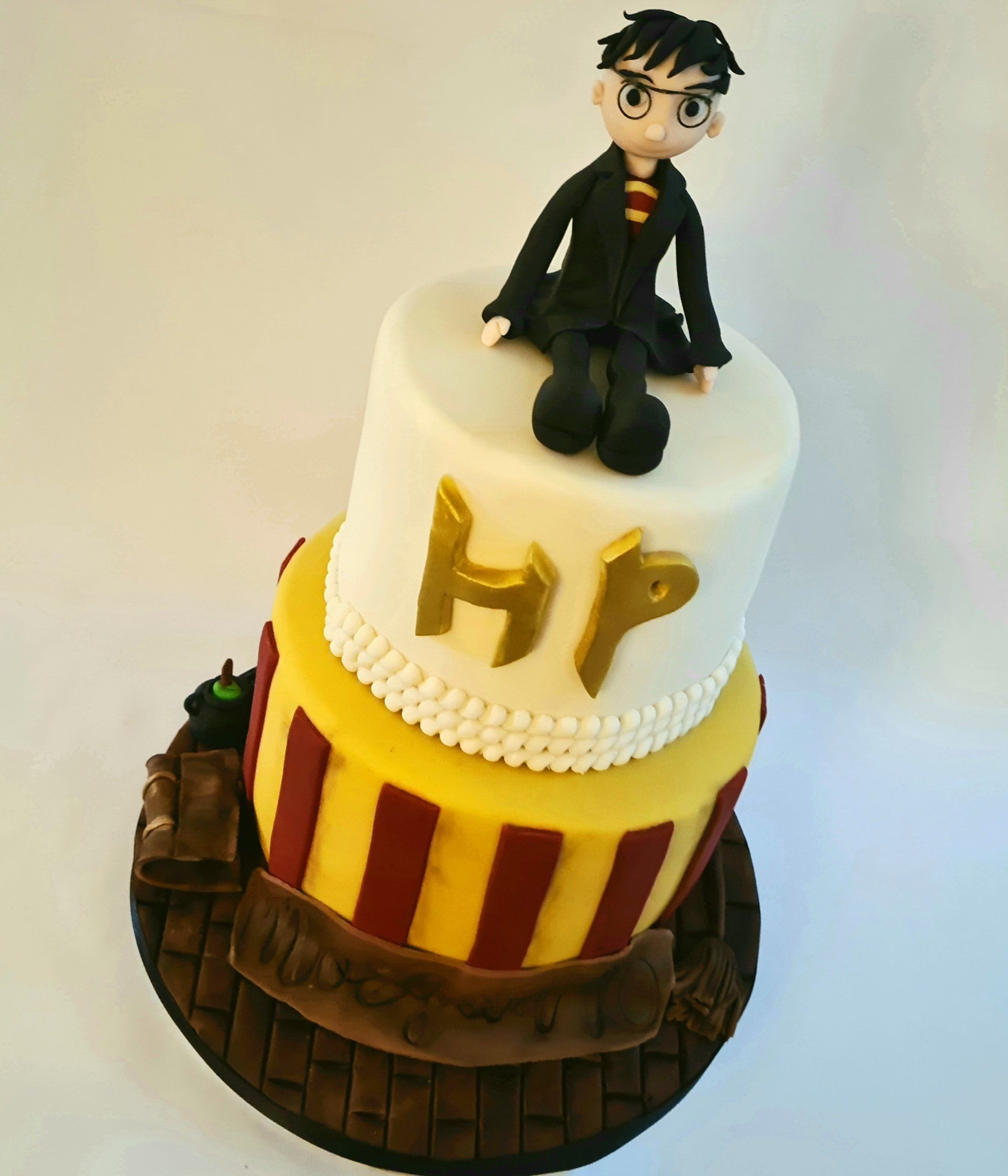 Harry Potter Cake by Tilly Mildred Cakes