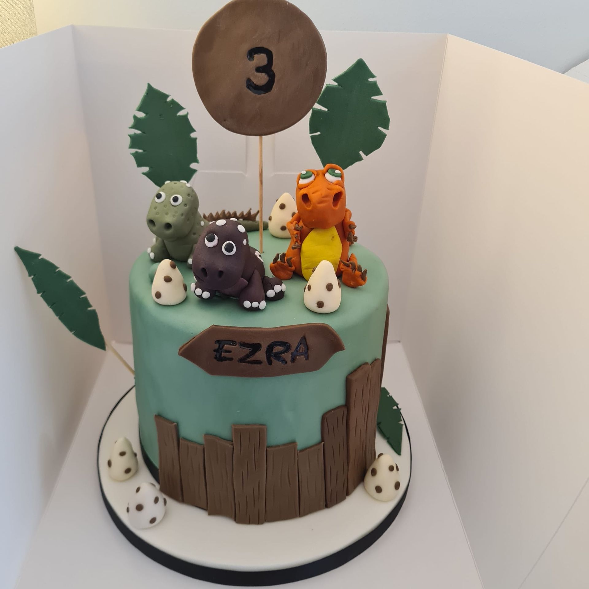 3rd Birthday Cakes by Tilly Mildred Cakes