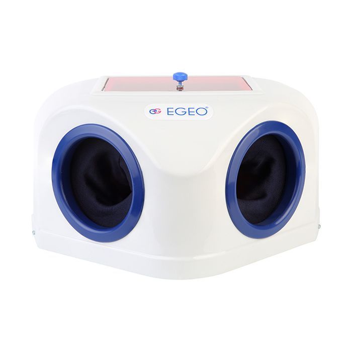Dispositivo EGEO blanco con dos aberturas circulares azules y un pequeño botón superior sobre un fondo liso.