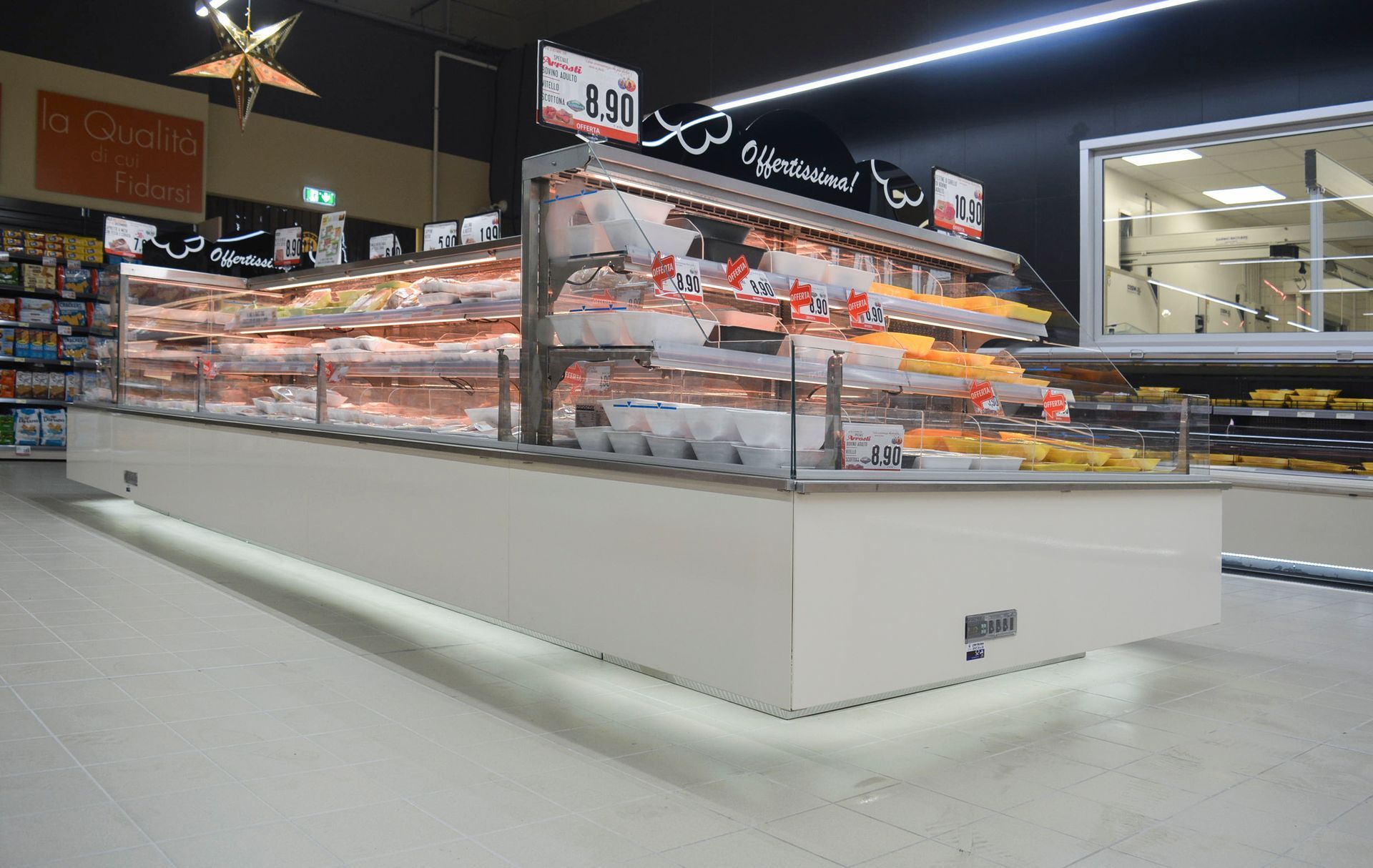 Banco refrigerato self macelleria Supermercato Conad Salerno