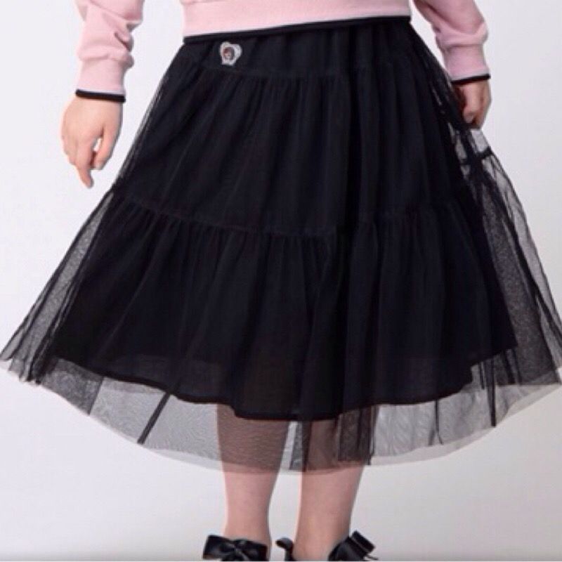 粉紅色分層薄紗裙。