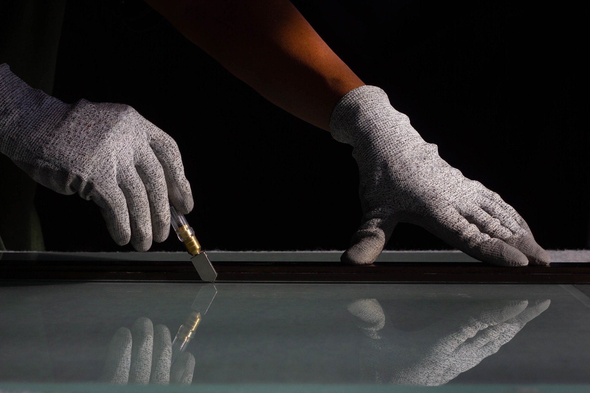 Cutting a glass | Fyshwick, ACT | EW Glass Cutting a glass | Fyshwick, ACT | EW Glass