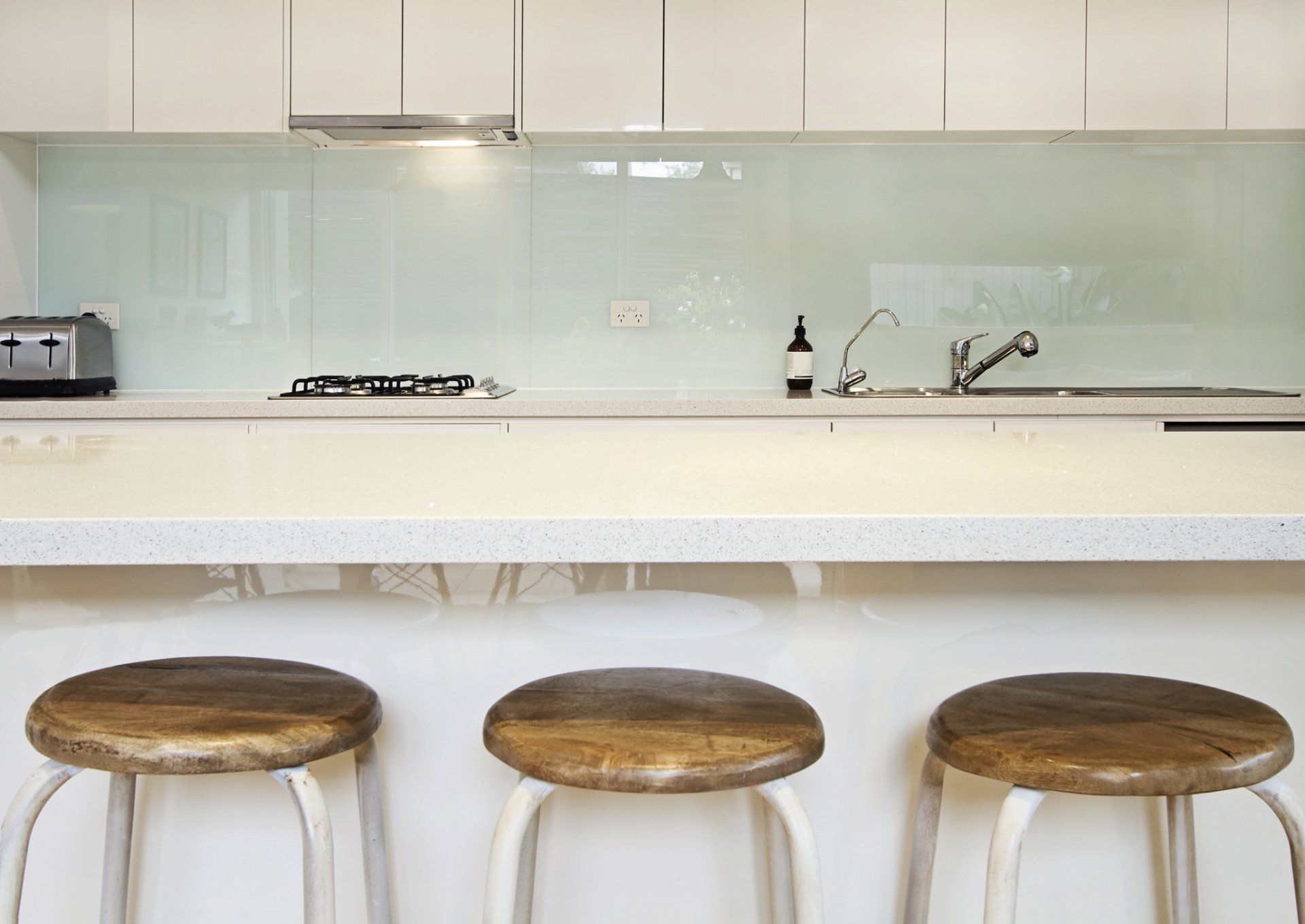 A sink with glass splashbacks | Fyshwick, ACT | EW Glass A sink with glass splashbacks | Fyshwick, ACT | EW Glass