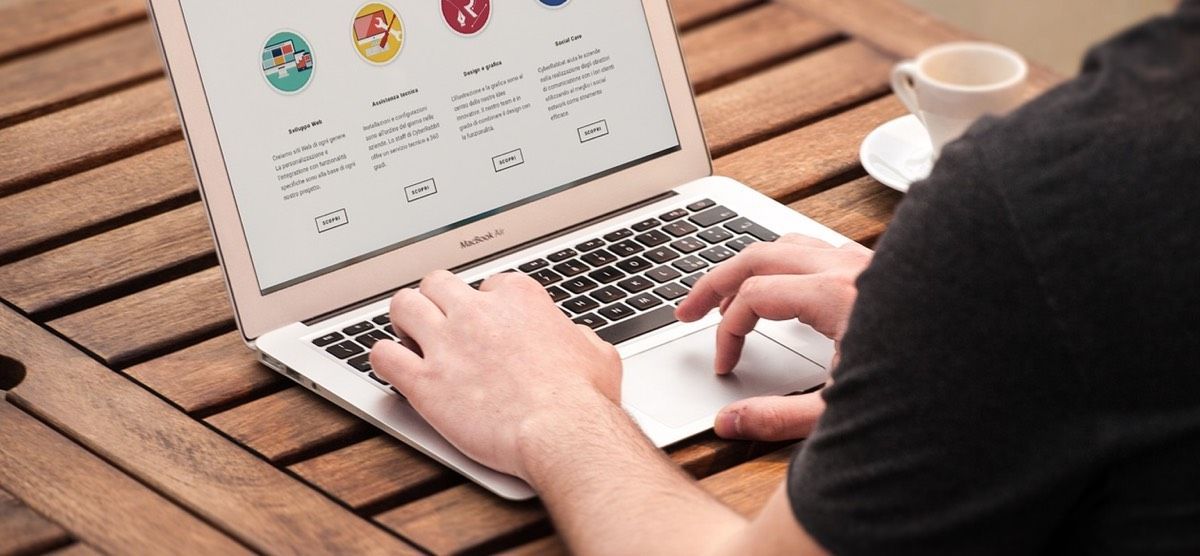 Landing Page vs Website: Which is Better for Your Online Presence?