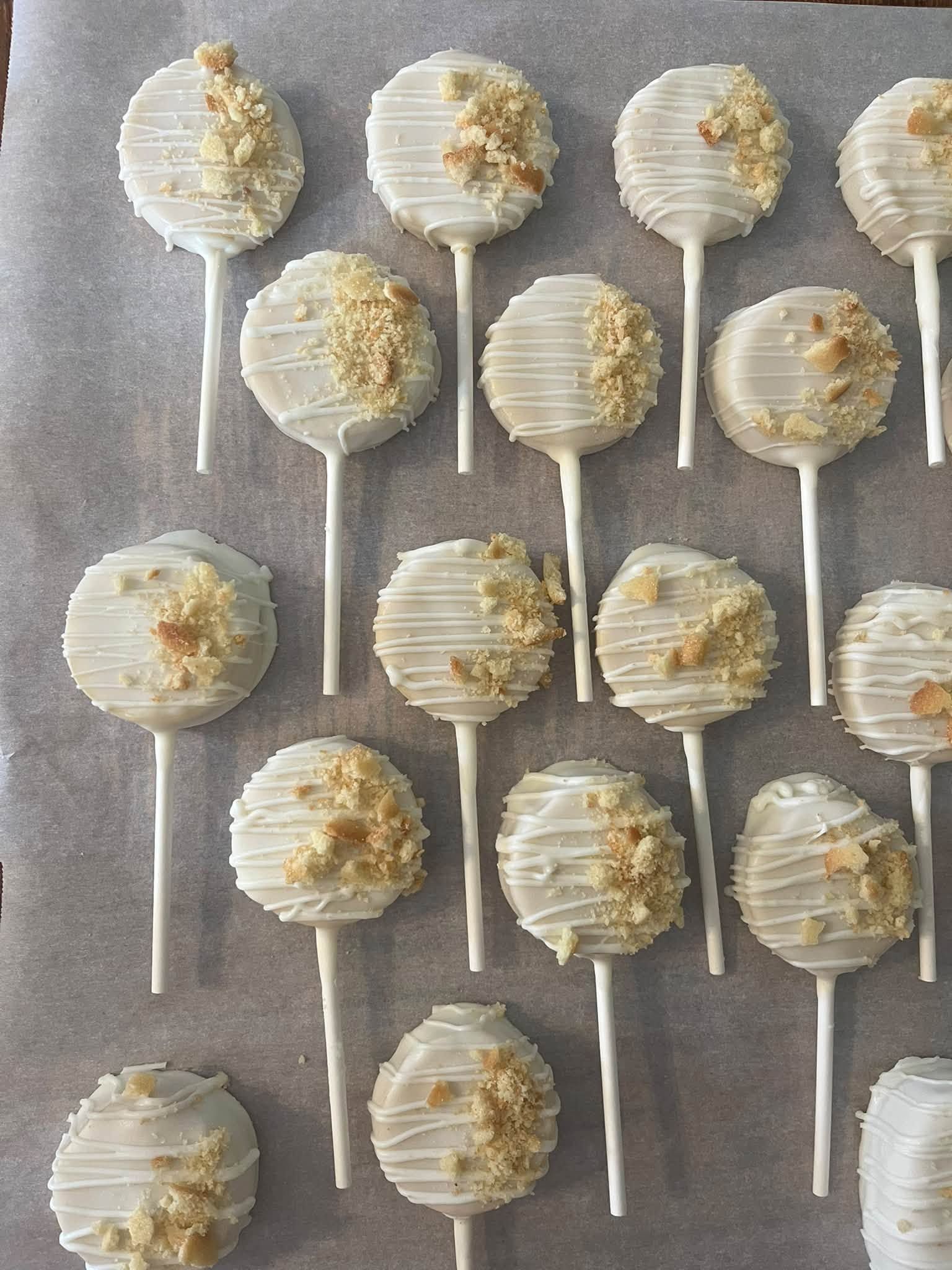 banana pudding cake pop from Whipp & Dip Cake Pops