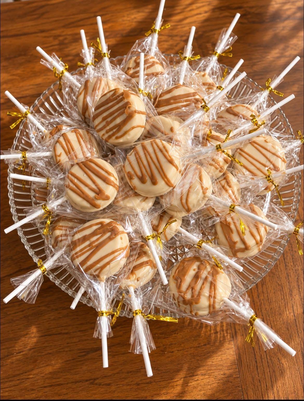Cookie Butter Cake Pops from Whipp & Dip cake pops