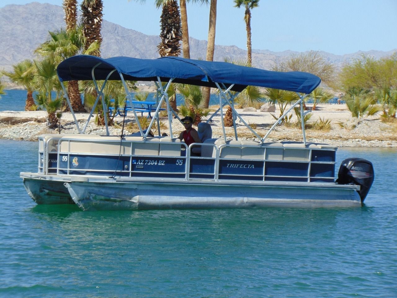 8 Seats • 115 HP Outboard • 24 ft.