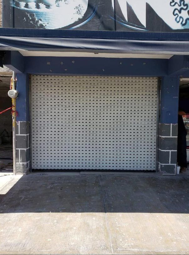 Instalación de cortinas metálicas